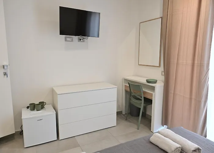 Domus Centro 招待所 3*