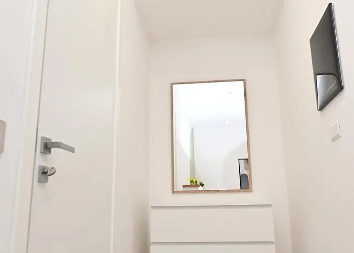 Domus Centro 招待所 3*